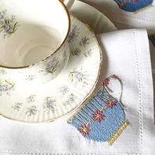 Load image into Gallery viewer, Napkins Embroidered Cups 30x30cm Kit 6 units 100% linen