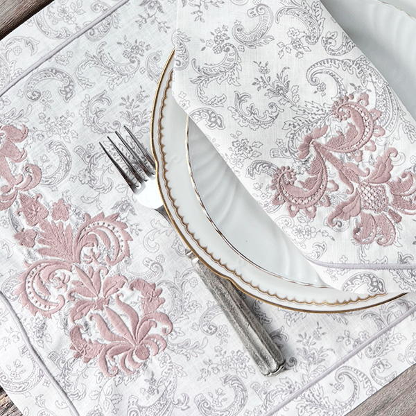 Arabesque placemat embroidered 100% linen printed with napkin