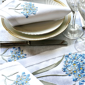 Fleur Bleue placemat embroidered 100% linen with napkin