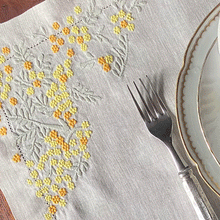 Load image into Gallery viewer, Natural beige forget-me-not placemat 100% linen with napkin