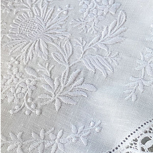 Versailles Tray Cloth 30cm round 100% linen
