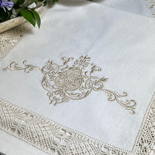 Load image into Gallery viewer, Brugges table centerpiece embroidered 50x1.60m ivory 