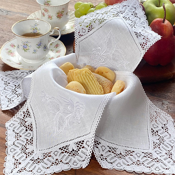 Bread cover Leaves embroidered white sieve