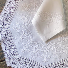 Load image into Gallery viewer, 100% linen embroidered Queen Lace placemat with napkin 