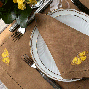Butterfly Yellow 100% linen placemat with napkin