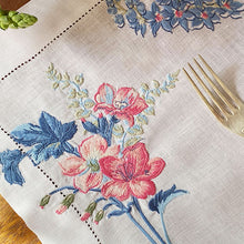 Load image into Gallery viewer, 100% linen Floral Garden Placemat with Napkin