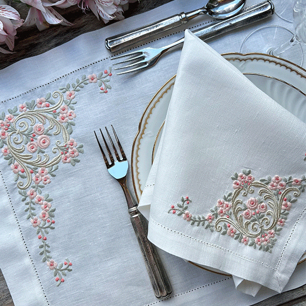 Arabesque Bouquet Placemat in pastel tones 100% pearl linen with napkin