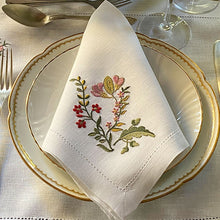 Load image into Gallery viewer, 100% linen Floral Bouquet Placemat with Napkin 