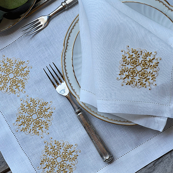 Lisbon placemat embroidered mustard 100% linen with napkin