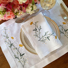 Load image into Gallery viewer, 100% linen white Daisies placemat with napkin