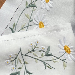 100% linen white Daisies placemat with napkin