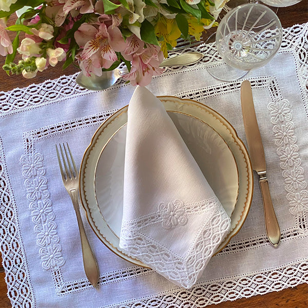 Embroidered Paris placemat and 100% linen lace with napkin