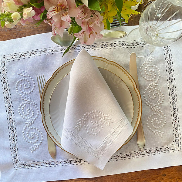 100% linen Pois Caracol placemat with napkin