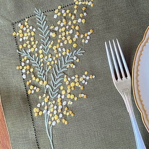 Green 100% linen placemat with napkin 