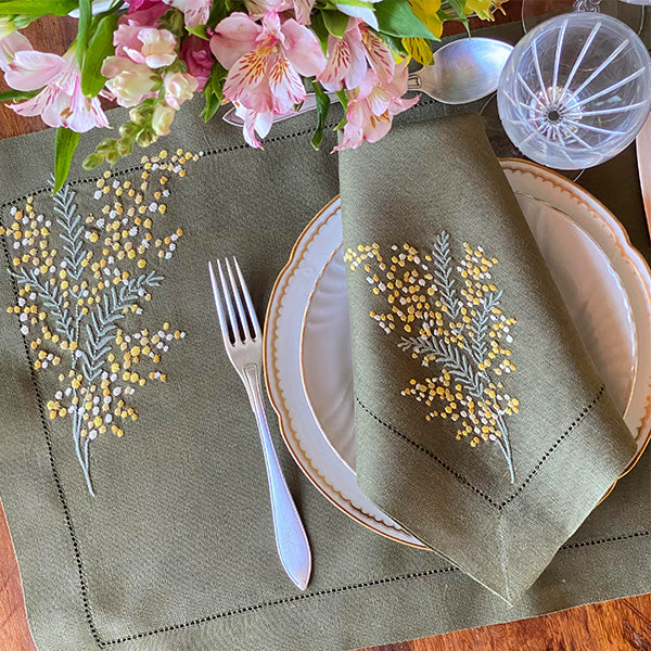 Green 100% linen placemat with napkin 