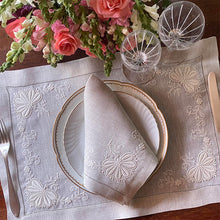 Load image into Gallery viewer, Reine beige 100% linen placemat with napkin 