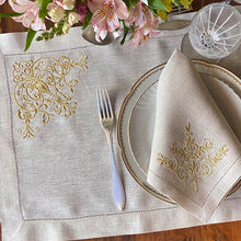 Load image into Gallery viewer, Natural beige Versailles placemat 100% linen with napkin