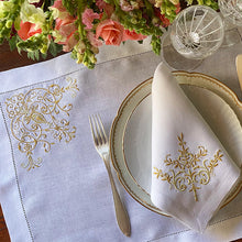 Load image into Gallery viewer, Versailles 100% white linen placemat with napkin