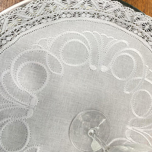 Waves tray cloth embroidered and lace 41cm round 100% linen 