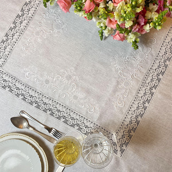 Queen Tablecloth embroidered sieve 1.70x2.70m rectangular 100% linen and 100% cotton lace