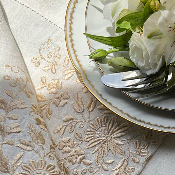 Embroidered Venise Tablecloth 1.70X2.50m rectangular 100% beige linen without napkin