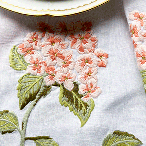 Hortência Tablecloth embroidered 100% linen 2.10m round