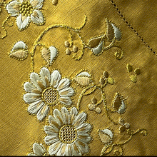 Carregar imagem no visualizador da galeria, Toalha de Mesa Royal bordada 100% linho • sem guardanapo • Ver tamanhos