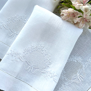 Crivo Lace Guest Towel embroidered 100% linen - unit