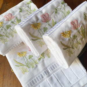 Flor do Campo Visiting Towel embroidered 100% cotton 30x50cm unit